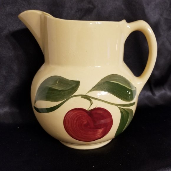 This item is a Watt Apple Pitcher with Ice Lip - Picture 1 of 8